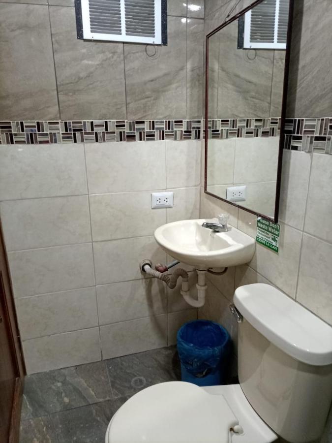 Hostal Atlantis Кито Екстериор снимка